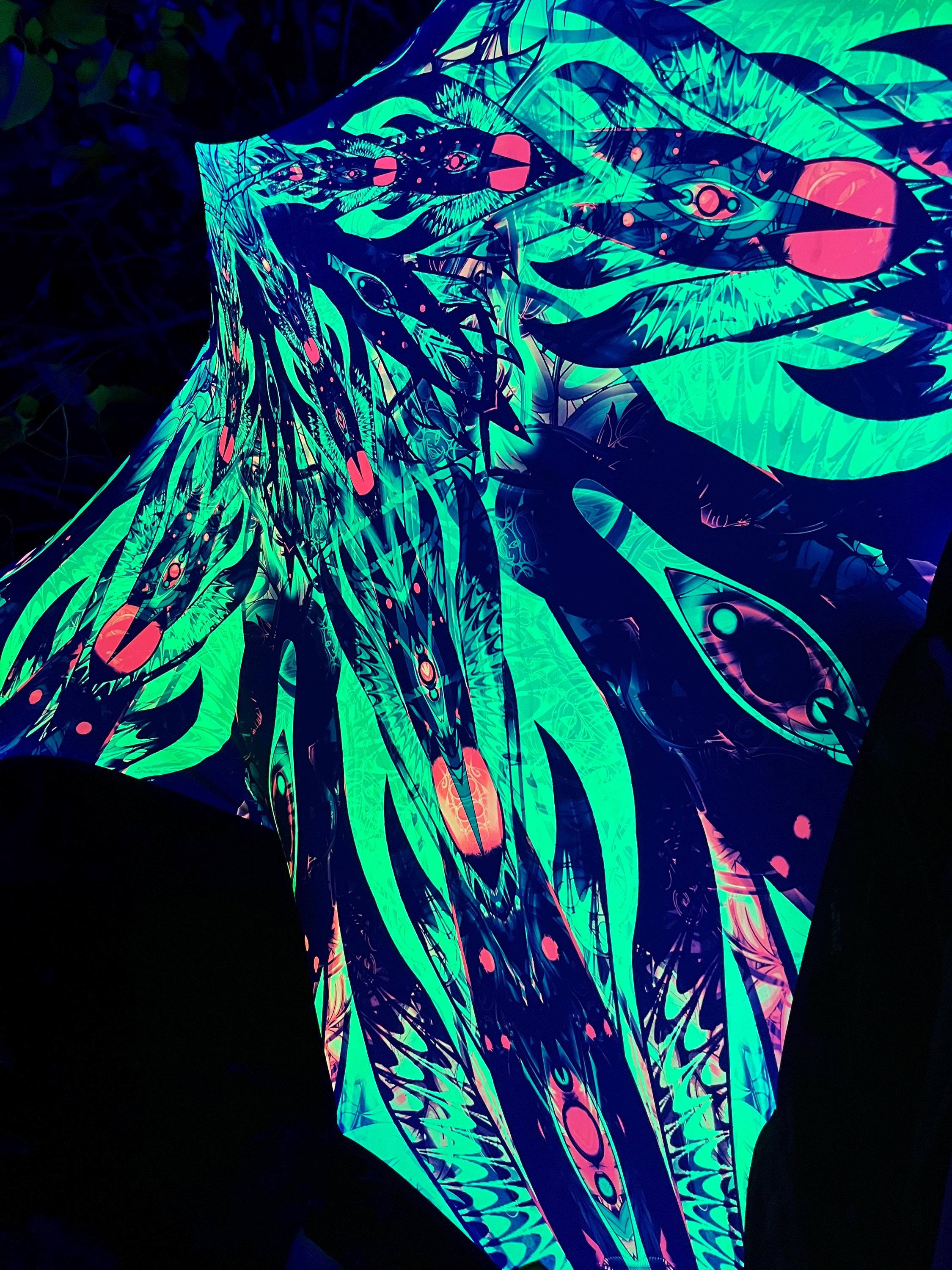 Blacklight UV reactive Triangle for DJ Booth, Psychedelic Party, Fluorescent Dj Stage Tapestry in Green Trippy Decor - Image 7