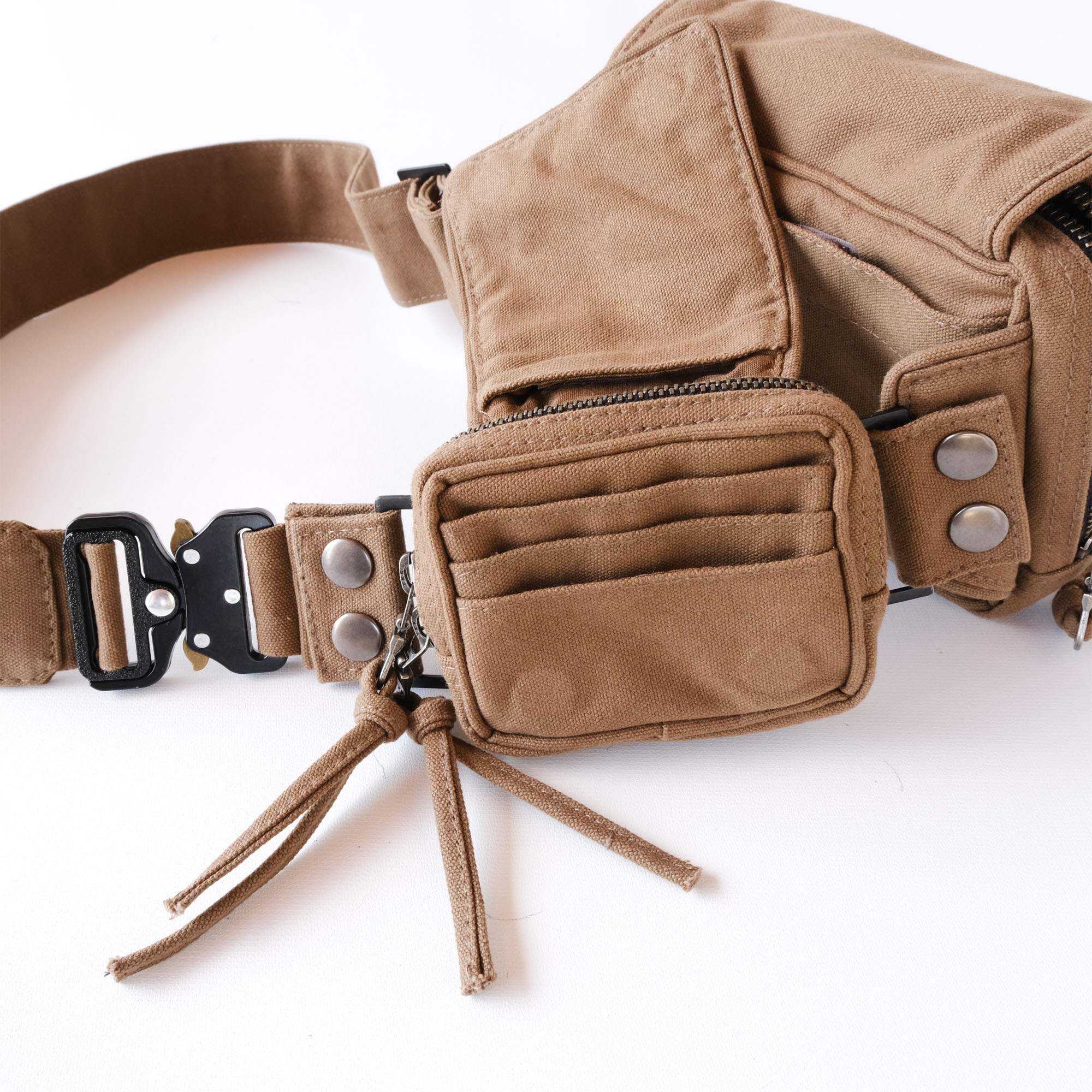 Ganescher Belt Bag - Olive - Image 9