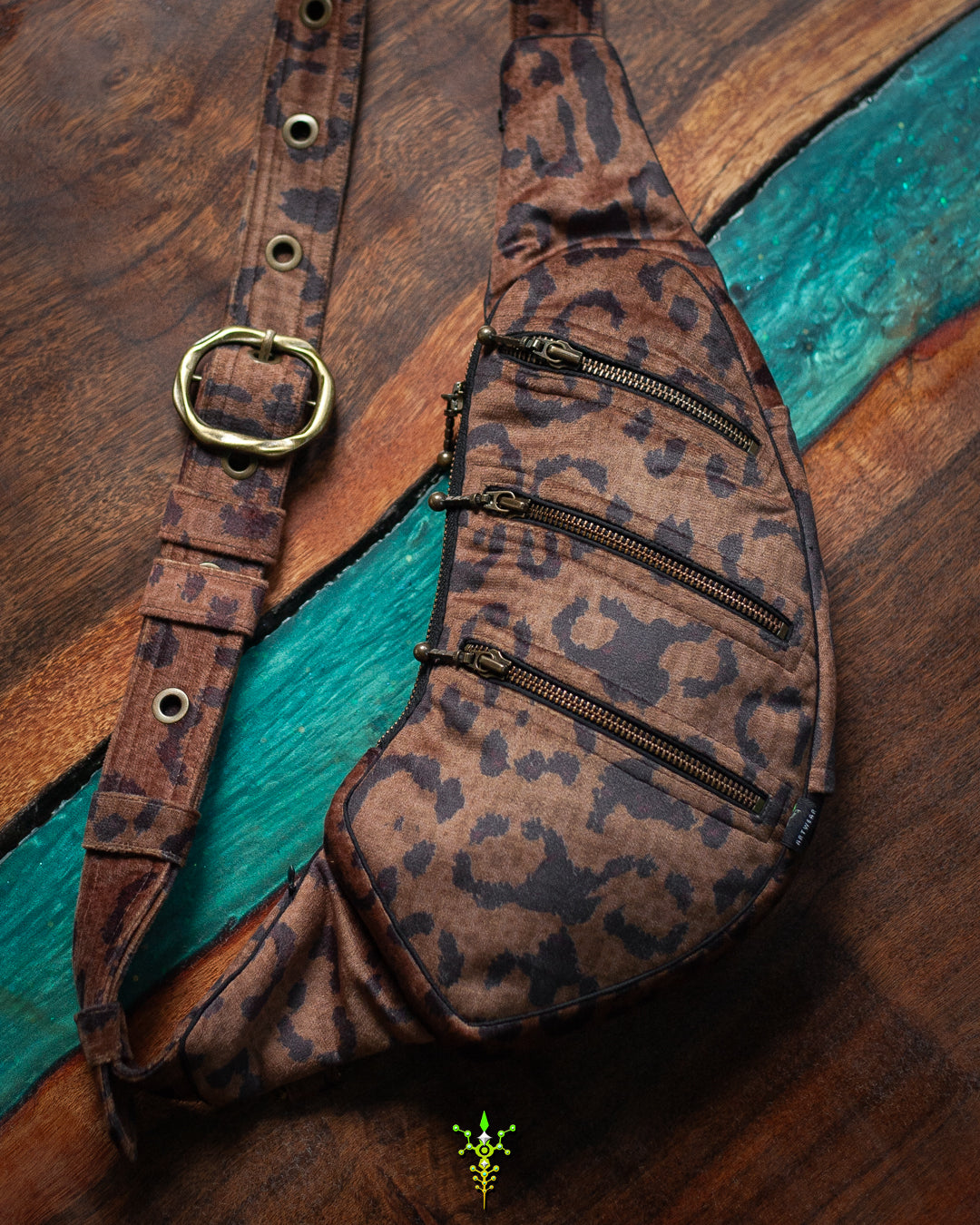 Botta Bag / Velvet Fawn Buckle - LEOPARDUS