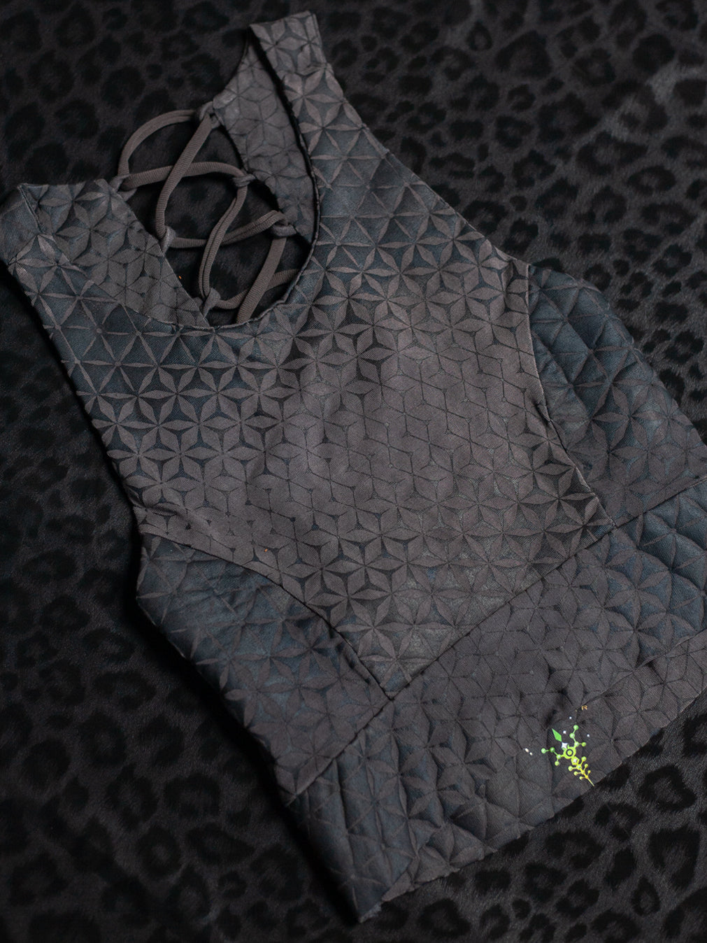 Alternative view of Crop Top ZigZag Drawstring / Bamboo Veg Dye Veg Print - CHARCOAL SANDSOTIME