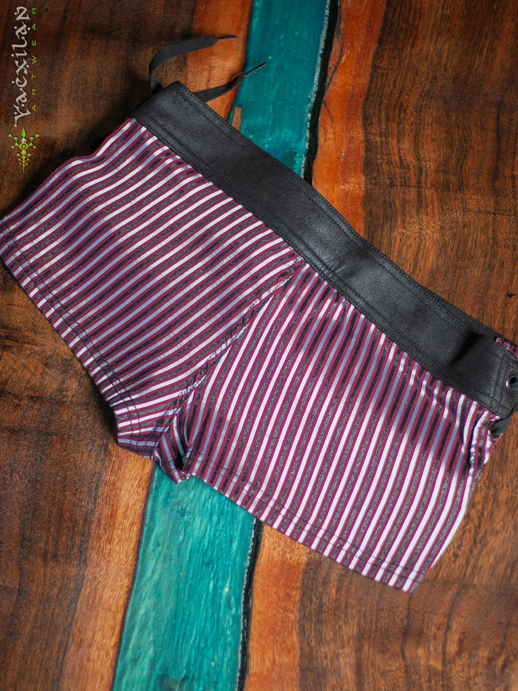 Alternative view of Shorties Burner / Bohemian Funk Stretchy Satin - BLAK RED