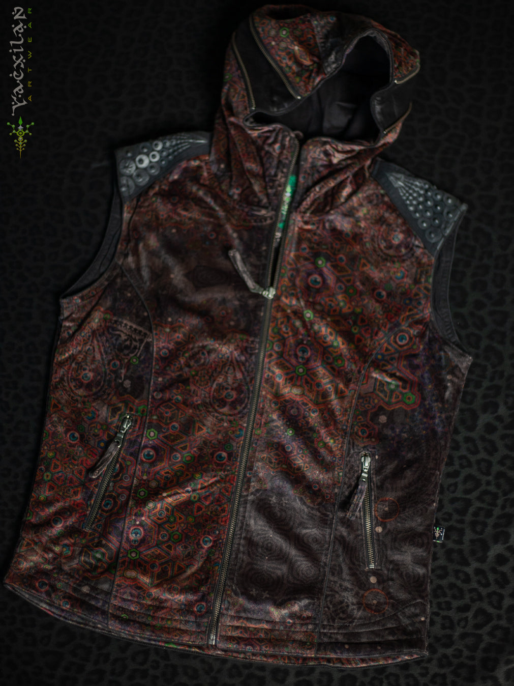 Sleeveless Jacket Men / Velvet Fawn - OWLIENS