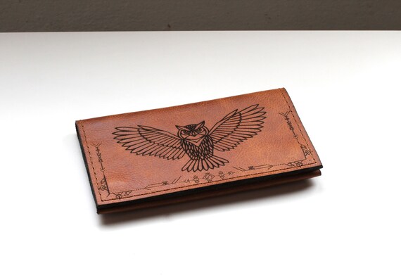 Alternative view of Leather Tobacco Pouch: Personalized Brown Rolling Case with Laser-Engraved Owl