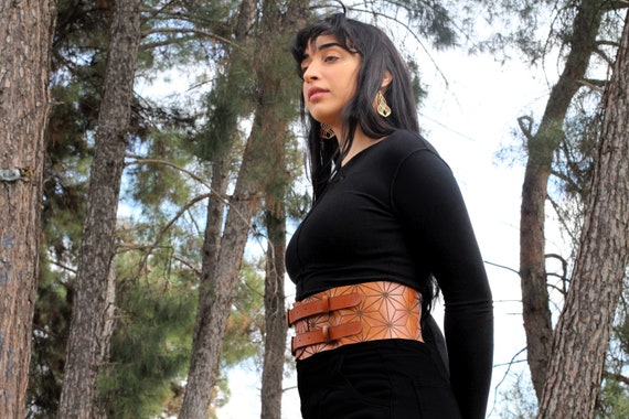 Alternative view of Brown Leather Corset Belt: Asanoha Engraved Boho Waistband