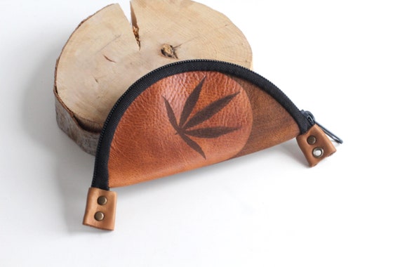 Leather Rolling Pouch With Marijuana Leaves| Herb and Tobacco Mix Bowl | Ying Yang Portable Tray | Weed Smoking Accessory | Cannabis Pouch