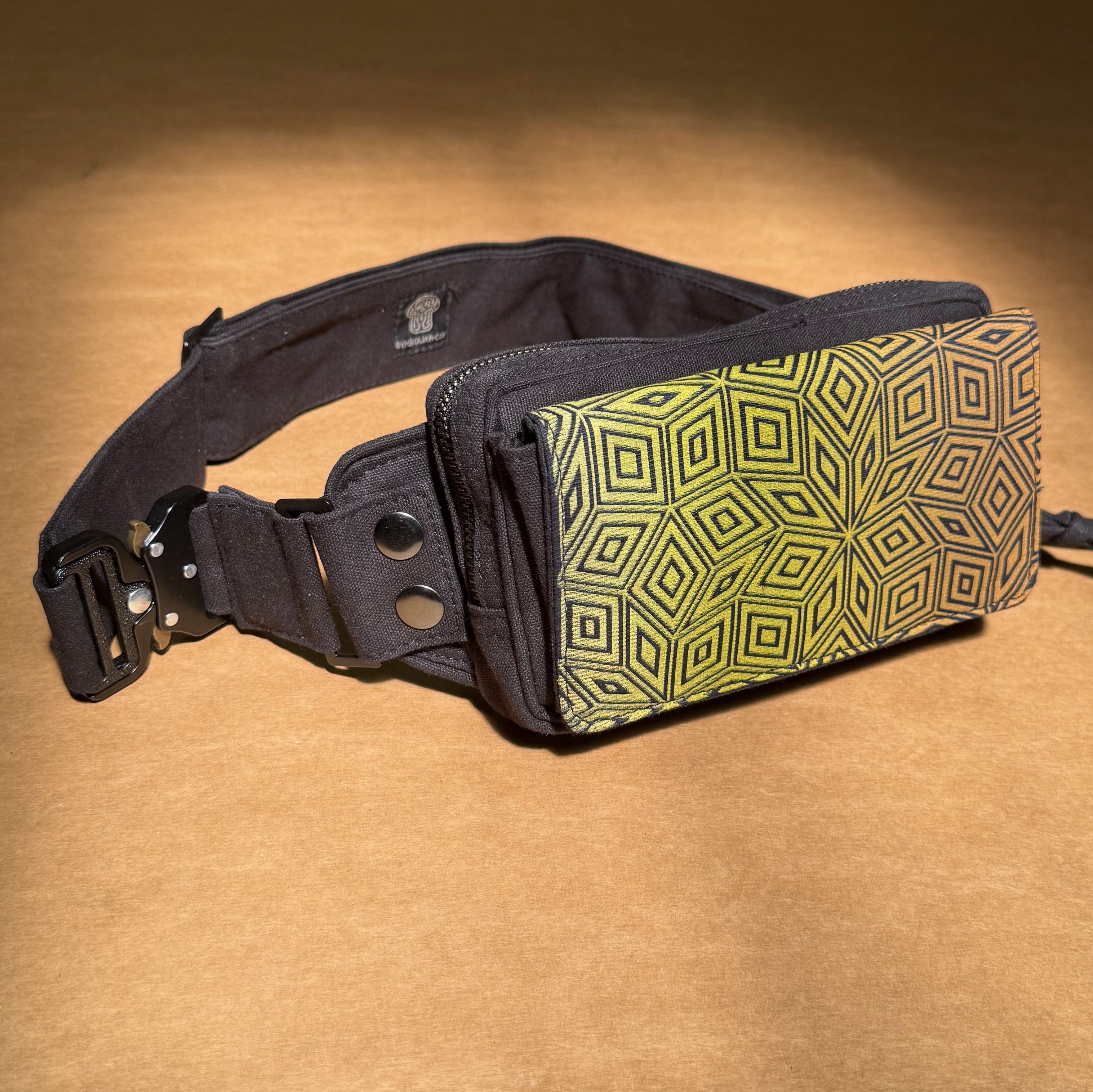 Penrose Cubes Gradient - Waist Bag - Black - Image 2